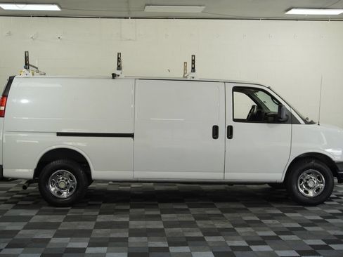 Used 2014 Chevrolet Express 3500 Extended RWD image 7