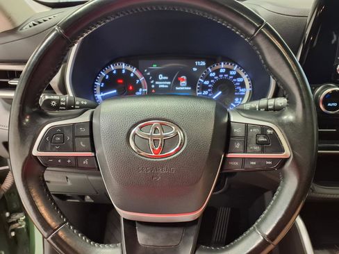 Used 2023 Toyota Highlander XLE image 22