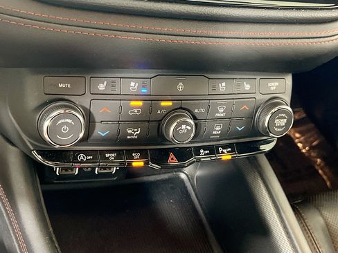 Used 2023 Dodge Durango GT AWD/4WD image 16