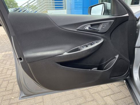 Used 2025 Chevrolet Malibu LT FWD image 12