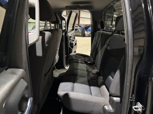 Used 2018 Chevrolet Silverado 1500 LT RWD image 17