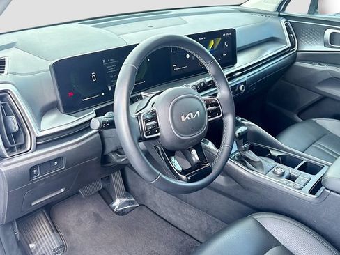 Used 2024 Kia Sorento S FWD image 9