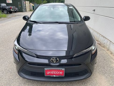 Used 2023 Toyota Corolla LE FWD image 3