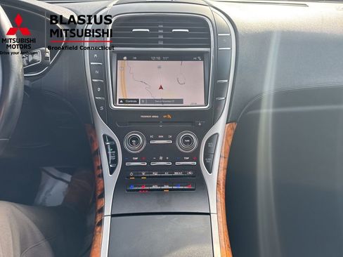 Used 2019 Lincoln Nautilus Reserve image 30