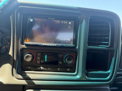 Used 2005 Chevrolet Silverado 2500 LT w/ Heavy-Duty Power Package AWD/4WD image 26