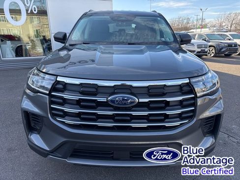 Certified 2025 Ford Explorer Active image 3