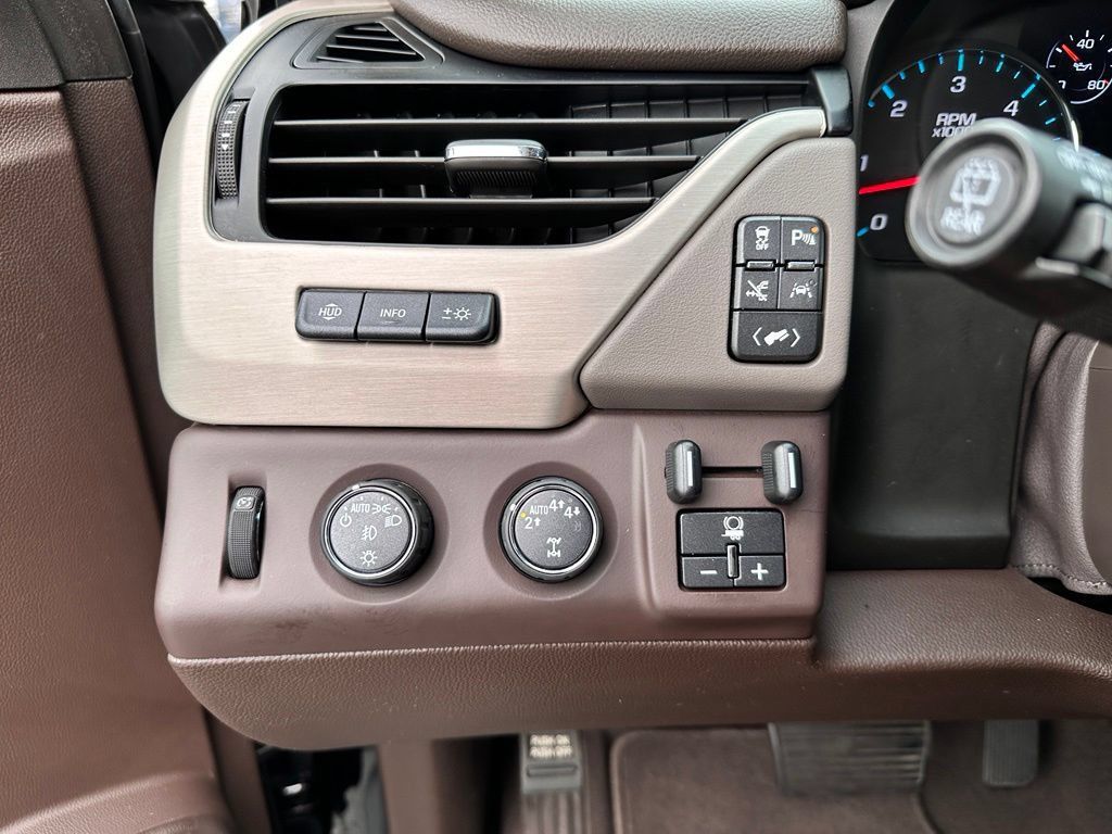 Certified 2019 GMC Yukon Denali w/ Denali Ultimate Package AWD/4WD image 40