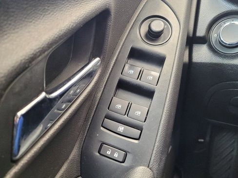 Used 2016 Chevrolet Trax LT w/ LT Sun and Sound Package FWD image 27