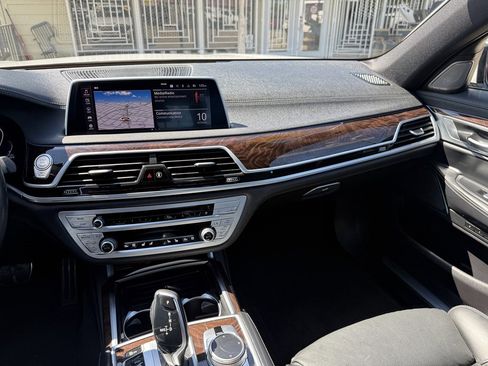 Used 2022 BMW 740i xDrive w/ M Sport Package image 14