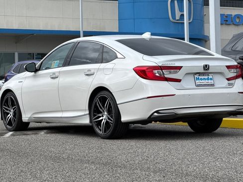 Used 2022 Honda Accord Touring image 3