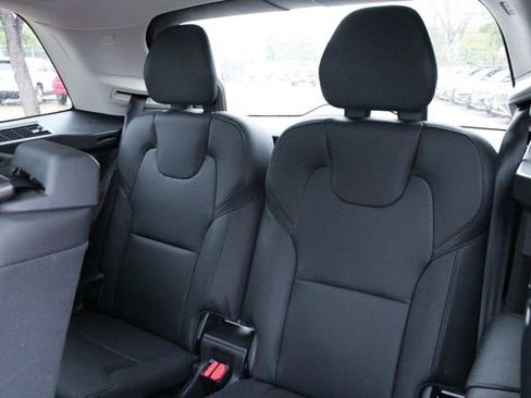 Used 2023 Volvo XC90 B6 Plus image 40