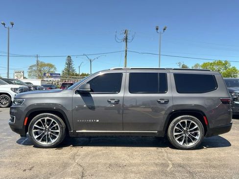 Used 2022 Jeep Wagoneer Series III w/ Premium Group I AWD/4WD image 7