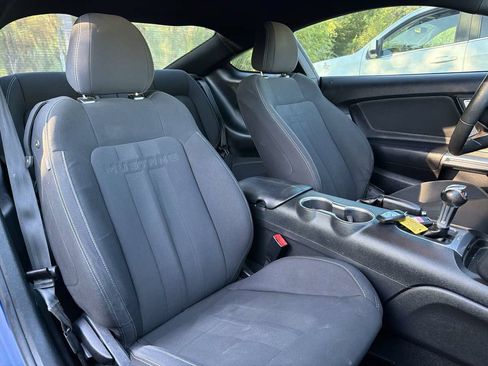 Used 2019 Ford Mustang Coupe RWD image 19