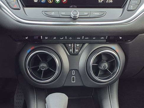 New 2026 Chevrolet Blazer LT image 9