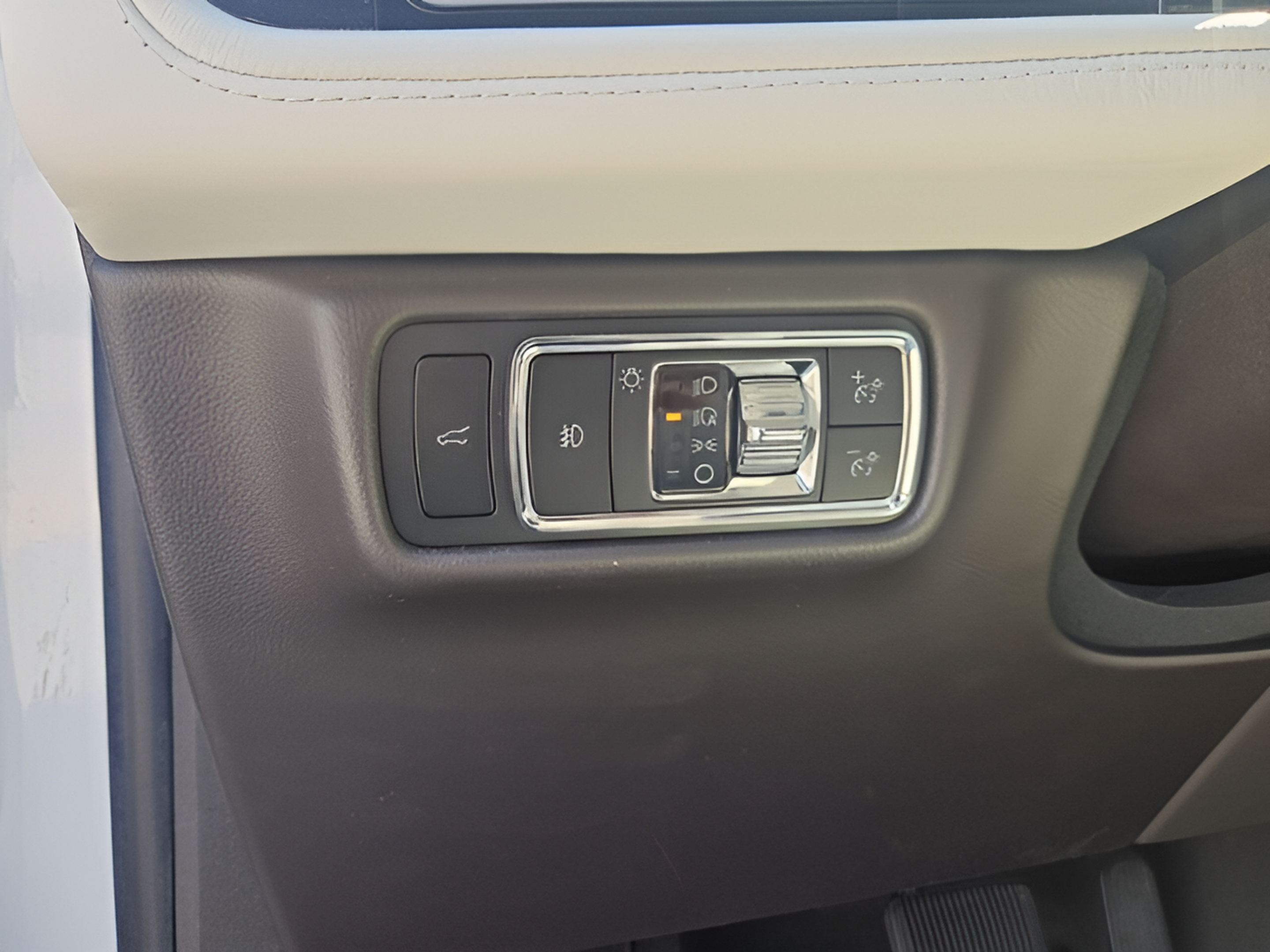 Used 2024 Lincoln Aviator Black Label AWD/4WD image 15