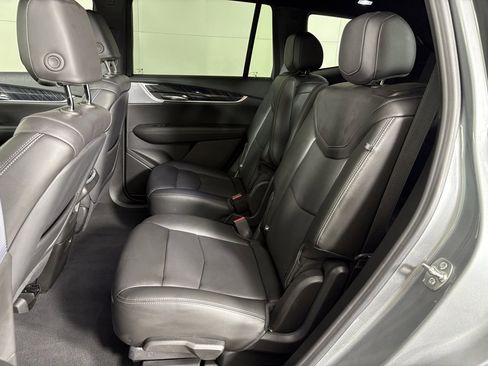 Used 2025 Cadillac XT6 Premium Luxury image 37