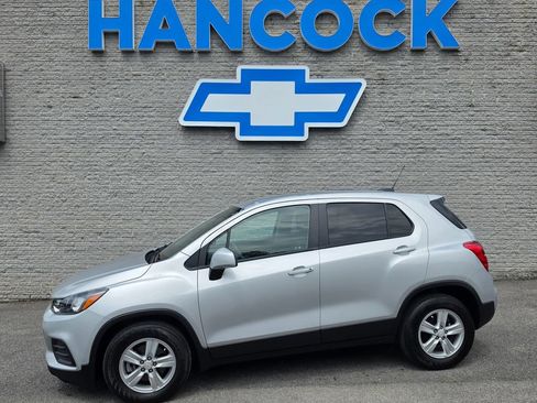 Used 2022 Chevrolet Trax LS w/ Tint and Cruise Package FWD image 1