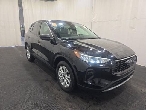 Used 2024 Ford Escape Active AWD/4WD image 3