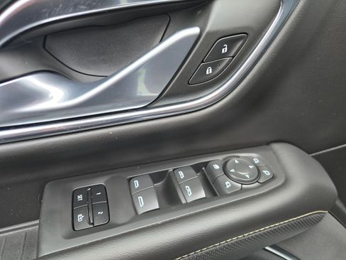 Used 2022 GMC Yukon XL SLT image 27