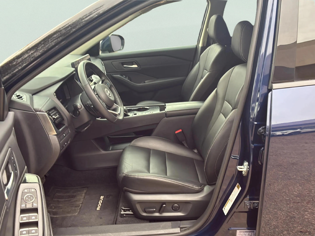 Used 2024 Nissan Rogue SL w/ SL Premium Package FWD image 17
