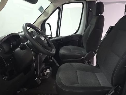 Used 2025 RAM ProMaster 2500 w/ Convenience Group FWD image 3