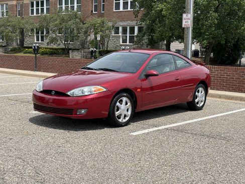 Used 2002 Mercury Cougar V6 FWD image 1