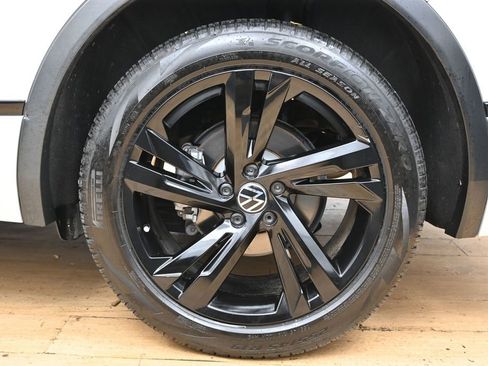 Used 2024 Volkswagen Tiguan SE R-Line AWD/4WD image 13