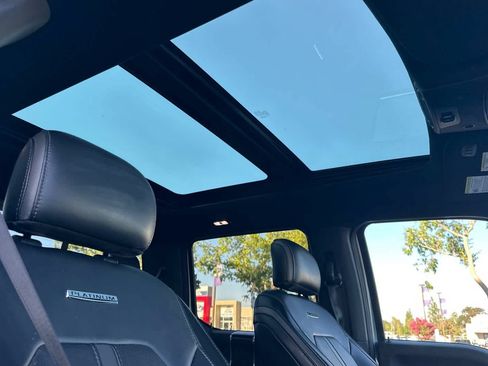Used 2017 Ford F150 Platinum w/ Equipment Group 701A Luxury AWD/4WD image 16