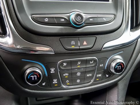 Used 2023 Chevrolet Equinox LT image 16