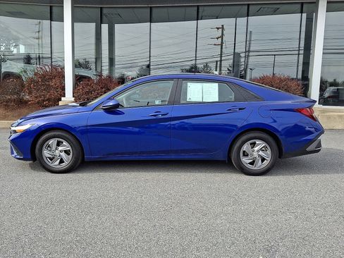 Certified 2024 Hyundai Elantra SE image 8