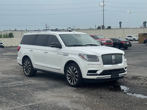 Used 2021 Lincoln Navigator Reserve w/ Luxury Package image 2