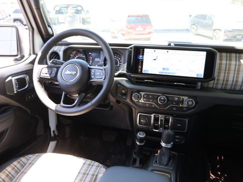 New 2026 Jeep Gladiator Sport AWD/4WD image 13