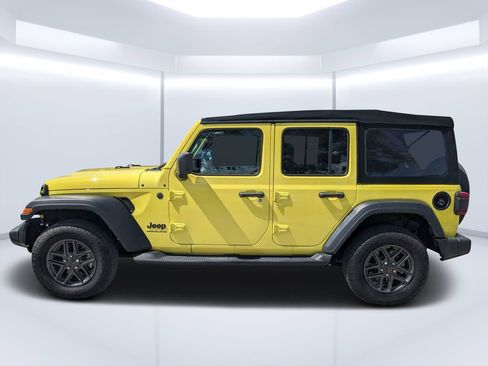 Used 2024 Jeep Wrangler Unlimited Sport AWD/4WD image 8