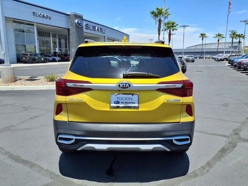 Used 2021 Kia Seltos SX w/ SX Sunroof Package AWD/4WD image 12