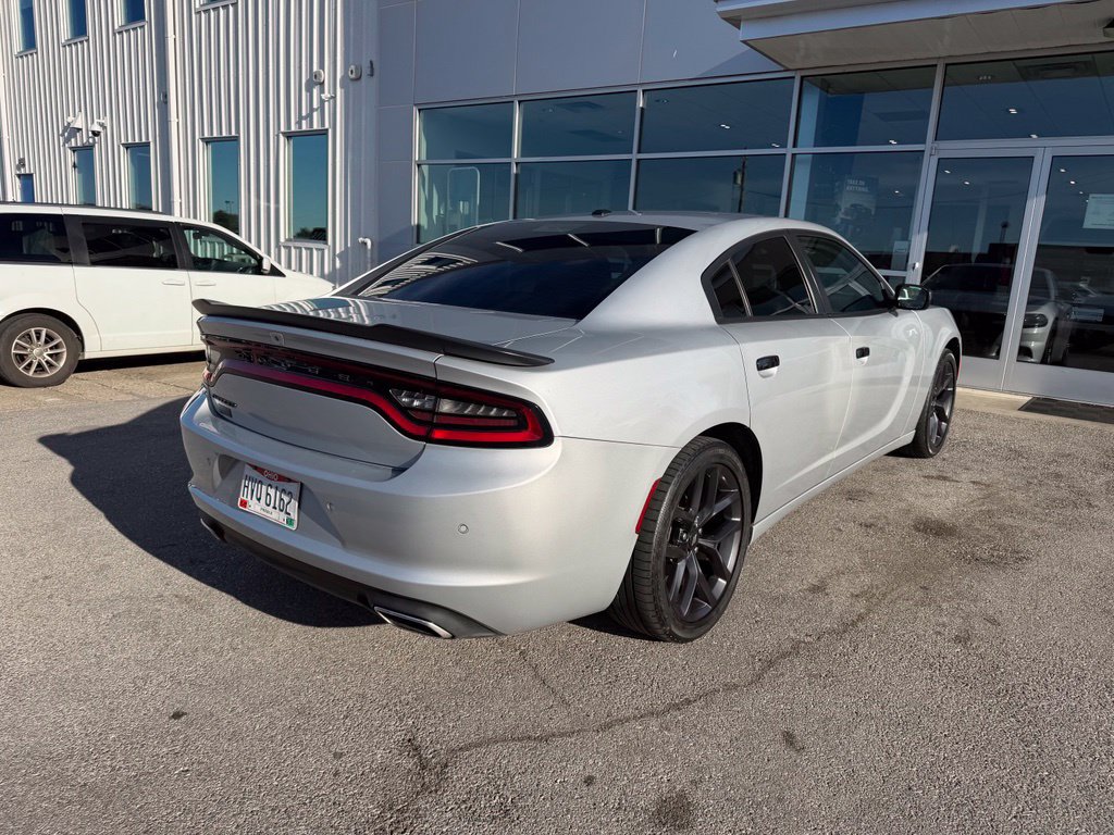 Used 2021 Dodge Charger SXT w/ Blacktop Package RWD image 3