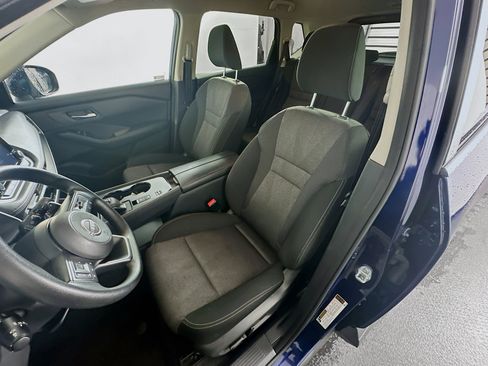 Used 2024 Nissan Rogue SV FWD image 13