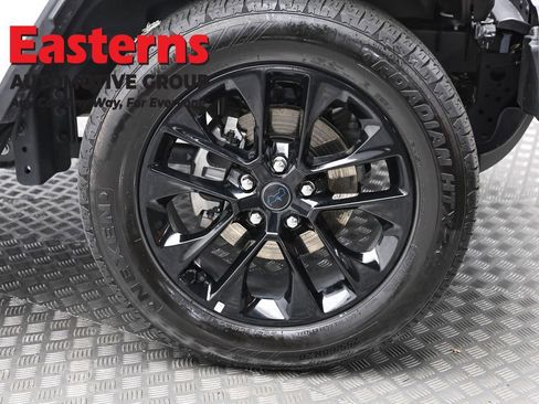 Used 2025 Jeep Wrangler Unlimited Sahara AWD/4WD image 32