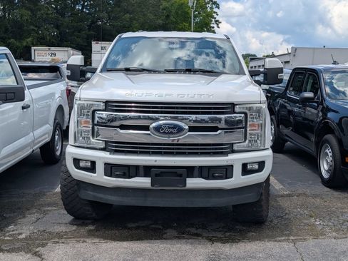 Used 2017 Ford F250 Lariat w/ Lariat Value Package AWD/4WD image 5