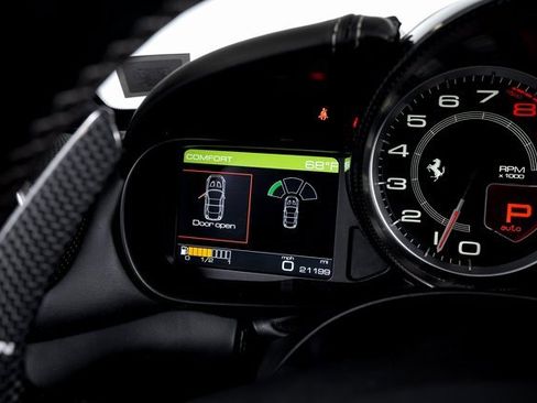 Used 2016 Ferrari California T image 36