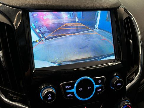 Used 2017 Chevrolet Cruze Premier image 13