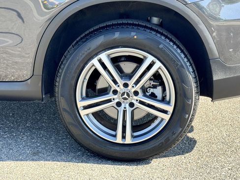Used 2021 Mercedes-Benz GLC 300 4MATIC image 17