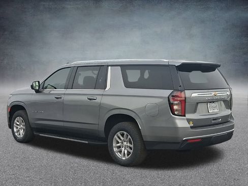 Used 2023 Chevrolet Suburban LT image 9