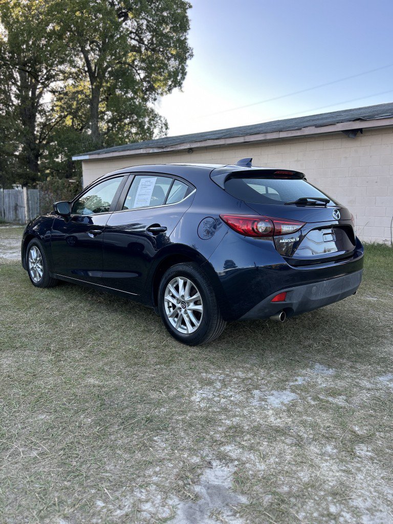 Used 2015 MAZDA MAZDA3 i Touring w/ Technology Package FWD image 4