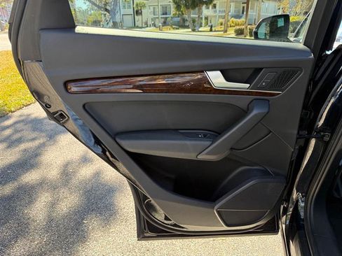 Used 2018 Audi Q5 2.0T Premium image 14