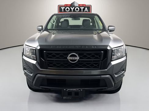 Used 2023 Nissan Frontier SV w/ Technology Package AWD/4WD image 2
