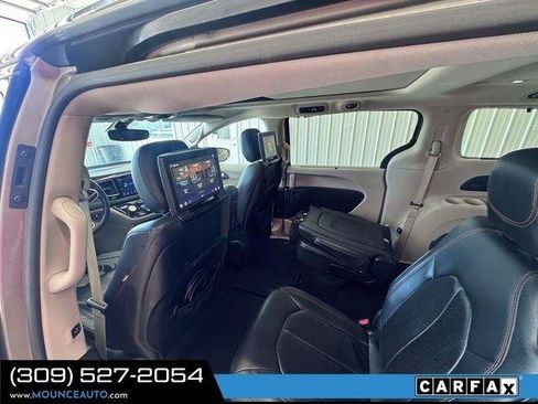 Used 2018 Chrysler Pacifica Touring-L Plus FWD image 12
