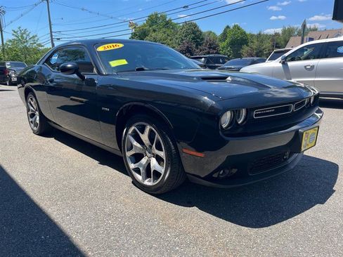 Used 2016 Dodge Challenger R/T Plus RWD image 4