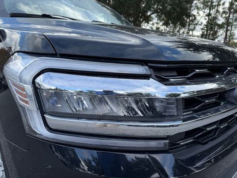 Used 2023 Ford Expedition Max Limited image 4