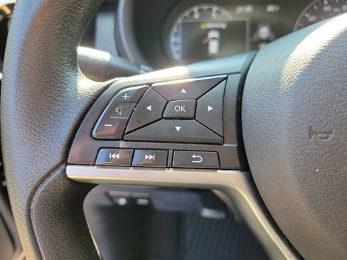 Used 2022 Nissan Kicks SV FWD image 27