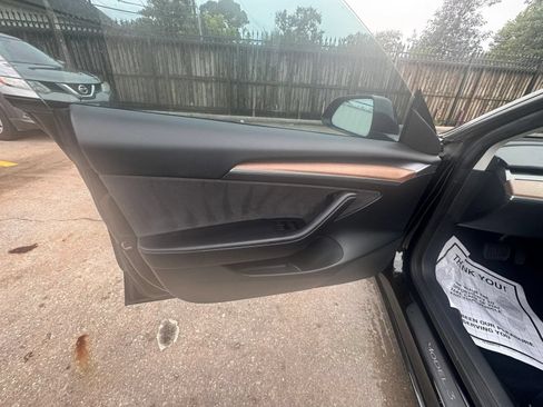 Used 2023 Tesla Model 3 Standard Range RWD image 6